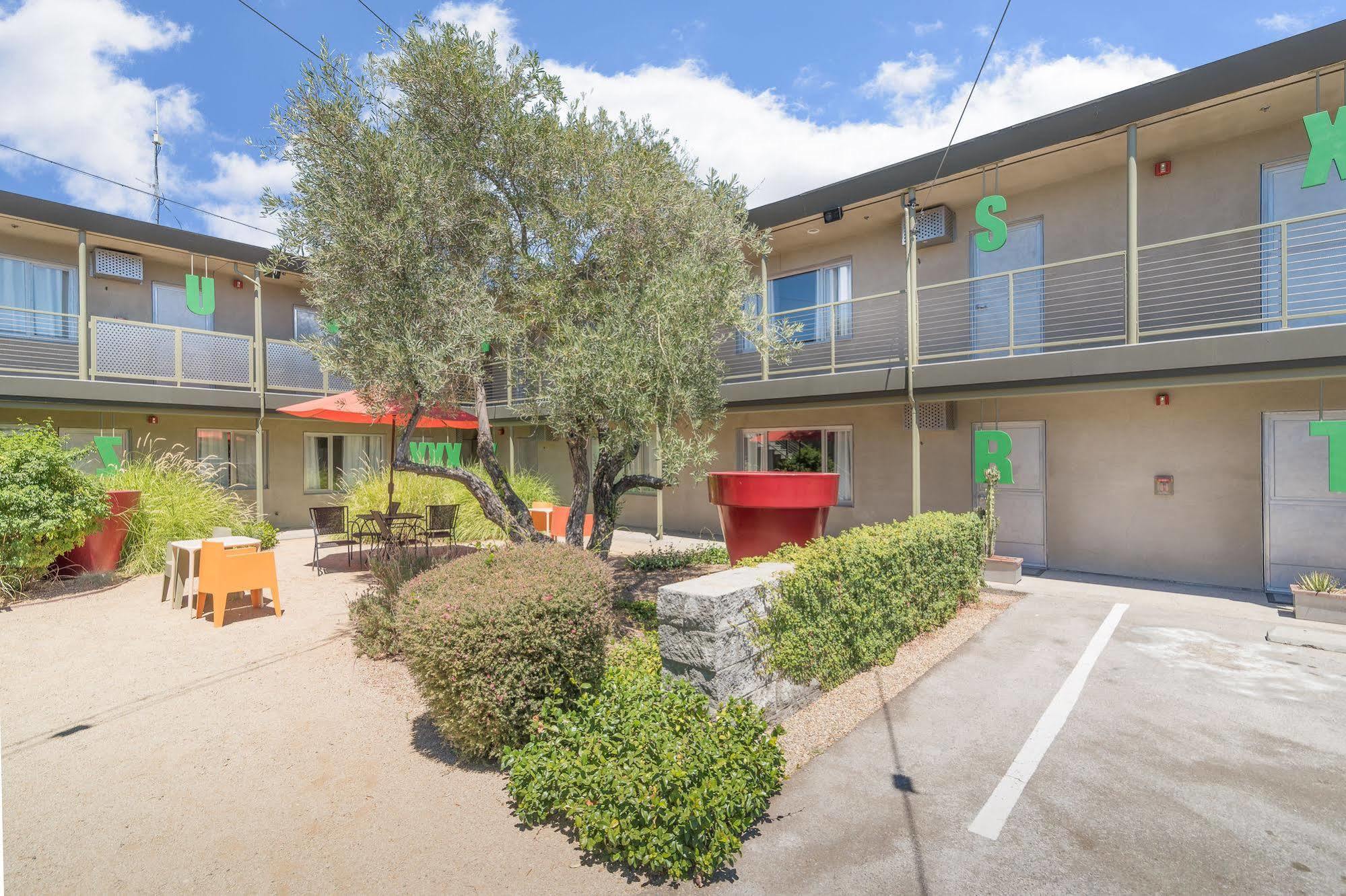 The Greens On Del Paso Hotel